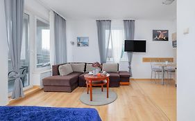 Astra Apartments By Solarento